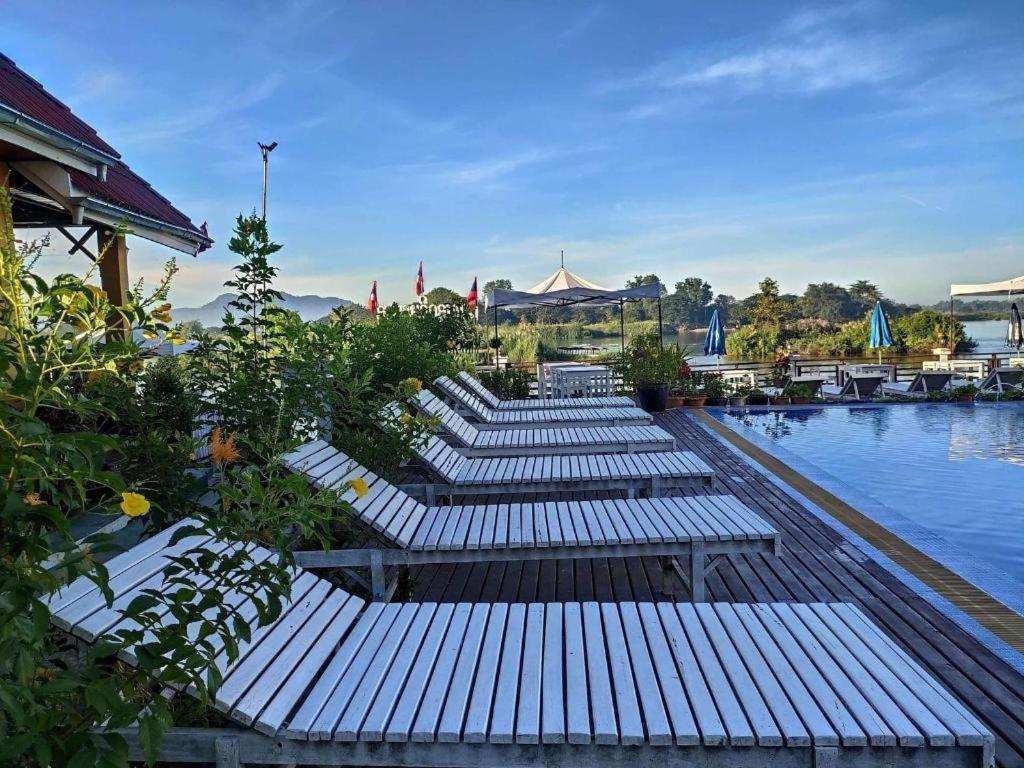 Golden Hotel Dondet Muangkhong Kültér fotó